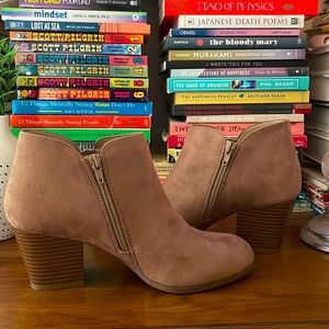 Size 7.5 suede like booties in a tan brown, super cute, only worn once ✨